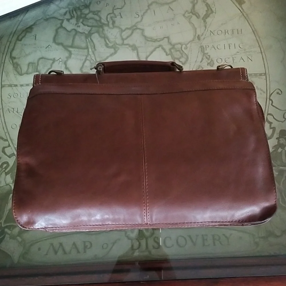 Nash Italian Leather Professor Briefcase Messenger Bag - Tuscan Brown Leather - Picture 2 of 10